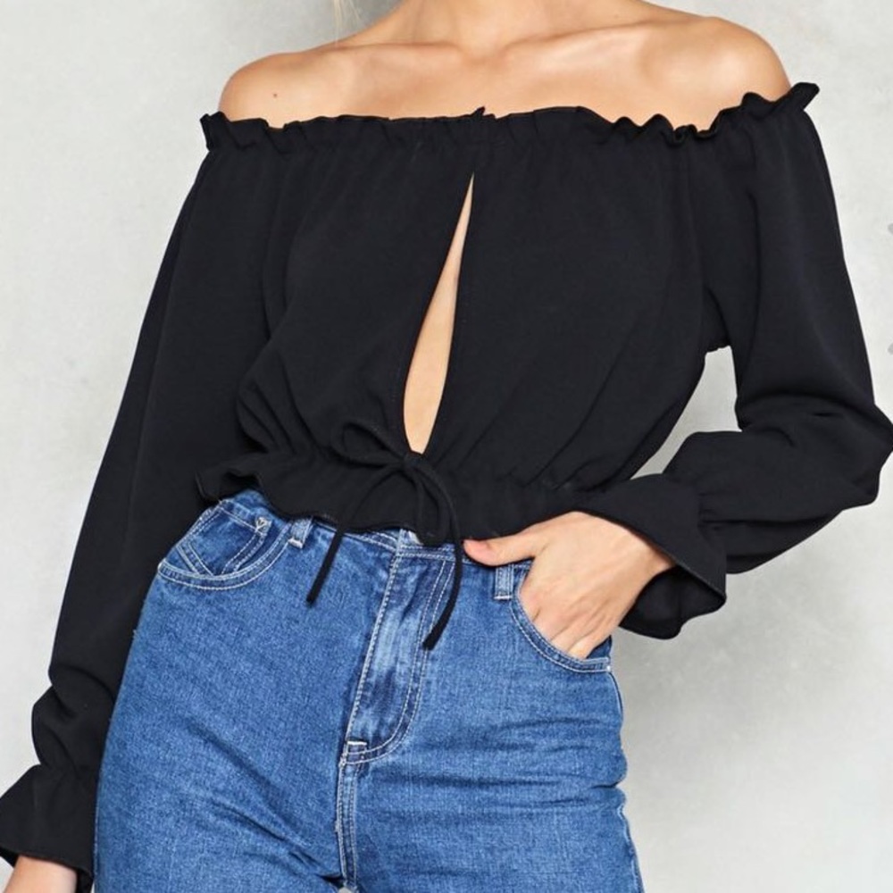 Stylewise Black off the Shoulder Crop Top